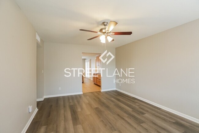 Building Photo - REDUCED!