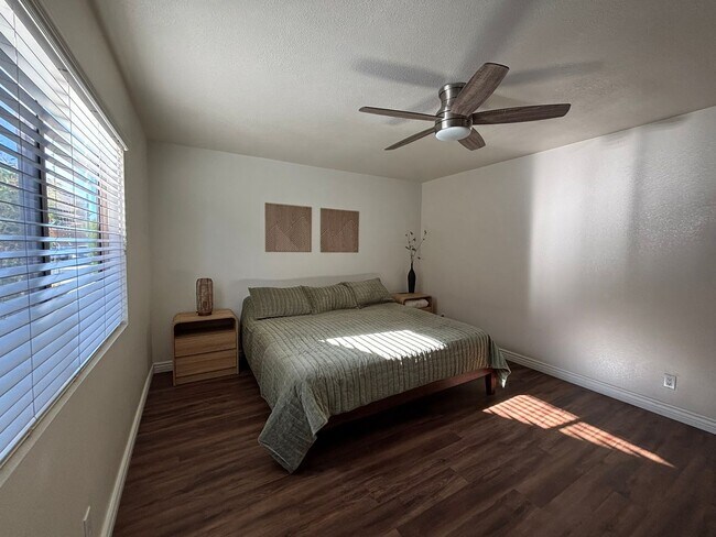 Building Photo - Discover comfortable seasonal living in Mesa, AZ with this well-appointed furnished & updated 2-b...