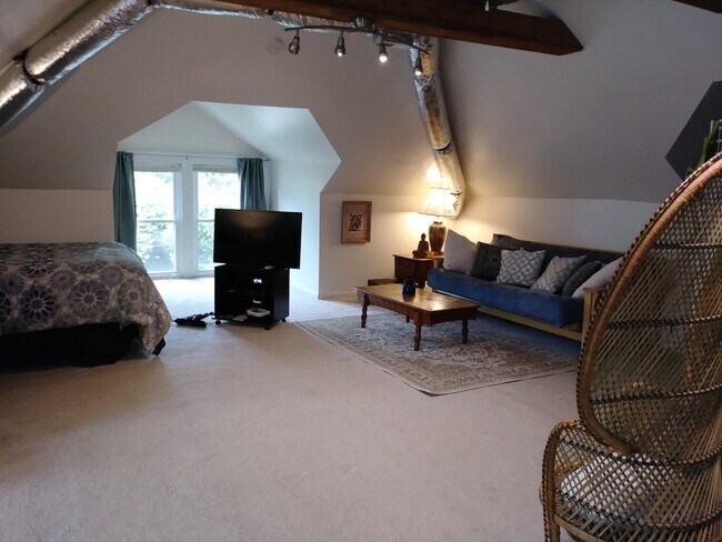 Building Photo - 1843 Oxford Ave SW