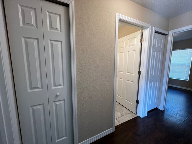 Building Photo - Available NOW! Immaculate 3 Bedroom, 2 Bat...