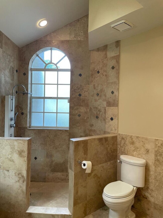 Building Photo - 6675 NW 25th Way