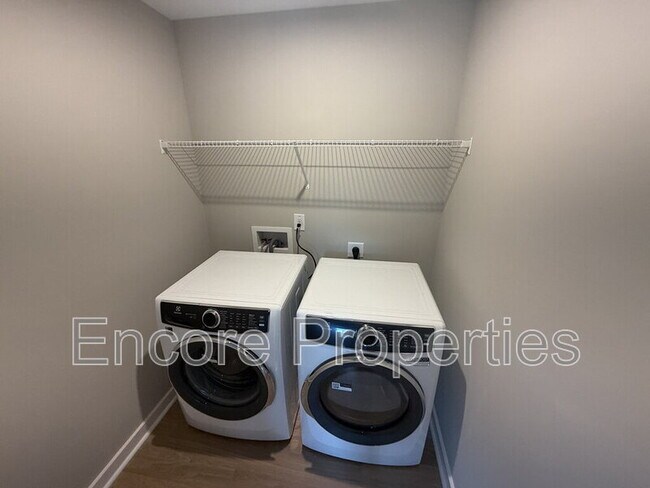 Building Photo - 67 Wandering Wy