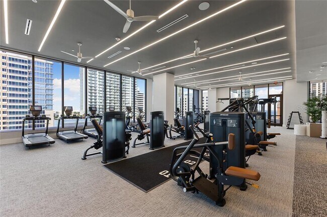 Building Photo - 275 1st Ave S