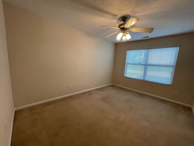 Building Photo - BRIDGEWATER HOME! PRE-LEASING FOR AUGUST 1 2026! 1/2 Off Deposit!