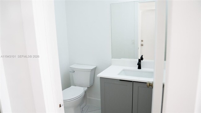 Building Photo - 9023 SW 113th Pl Cir W