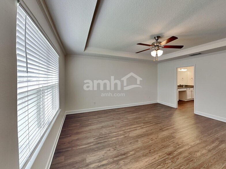 Building Photo - 3058 Creek Village Ln