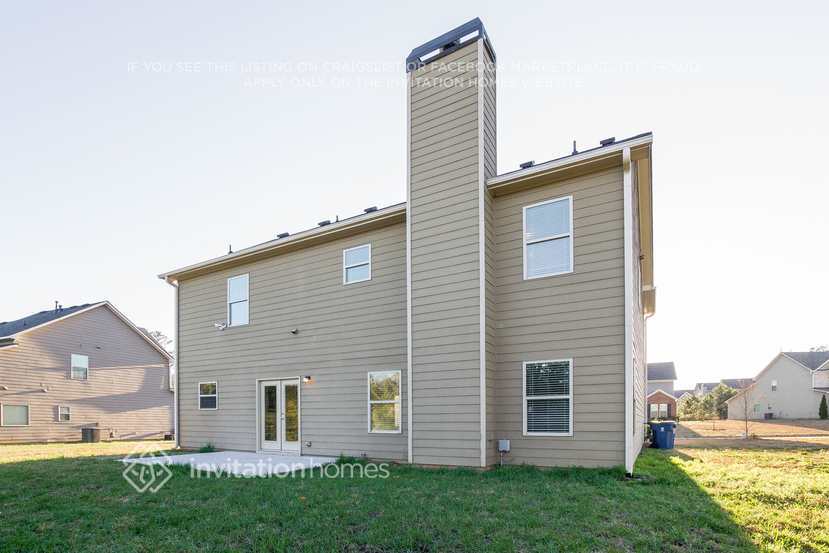 Building Photo - 2070 Hydrangea Ln