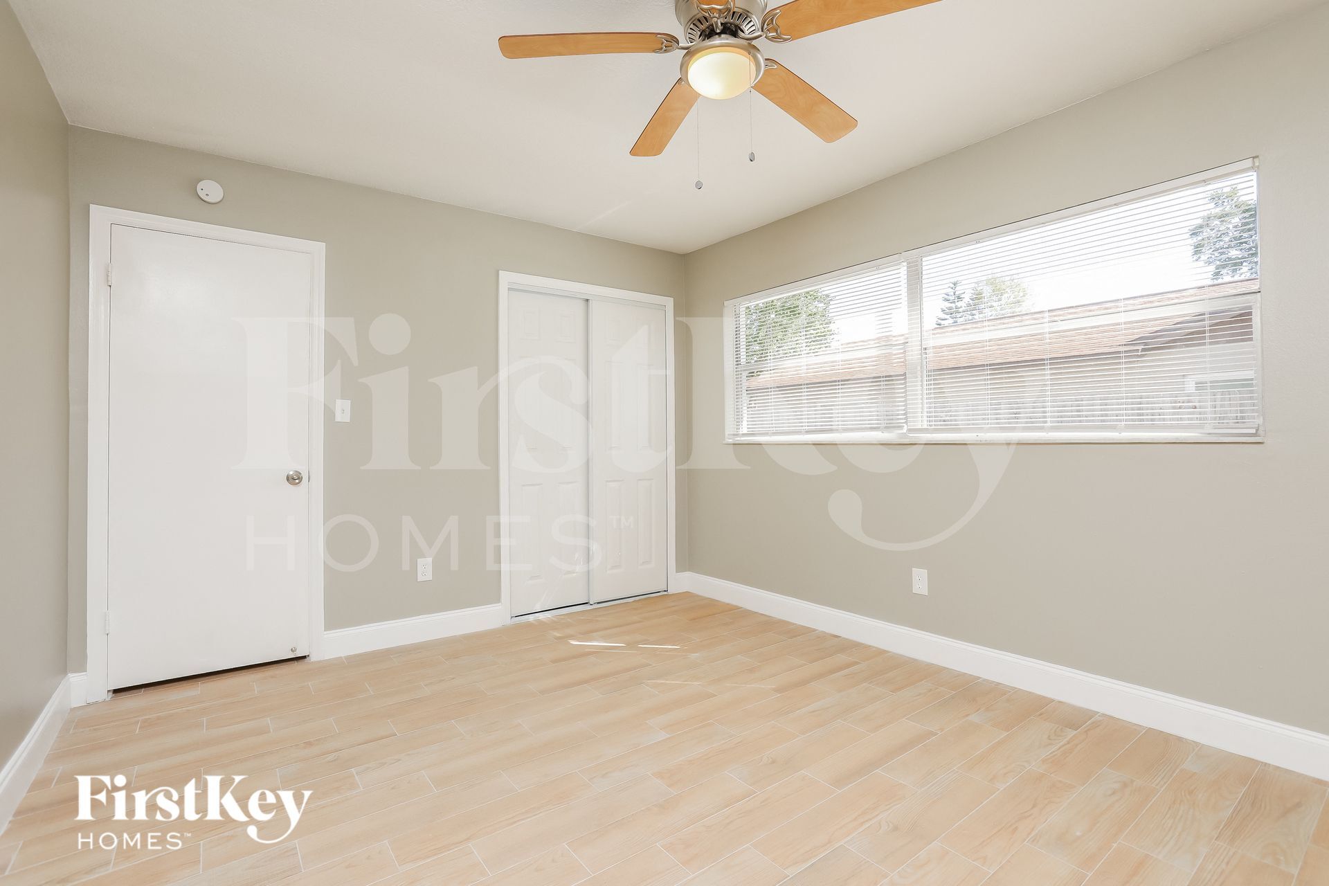 Building Photo - 7033 Crestlake Dr