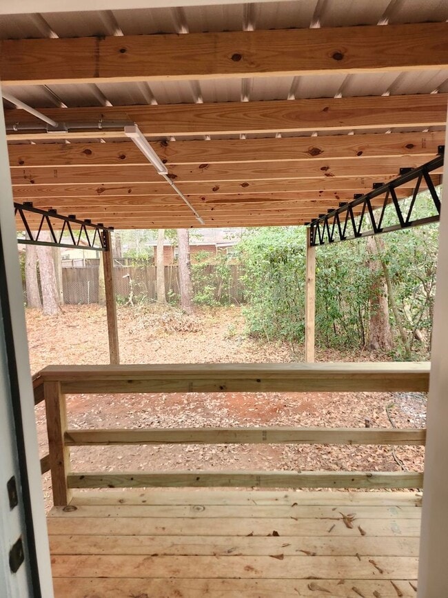 Building Photo - Remodeled FAMCEE Home