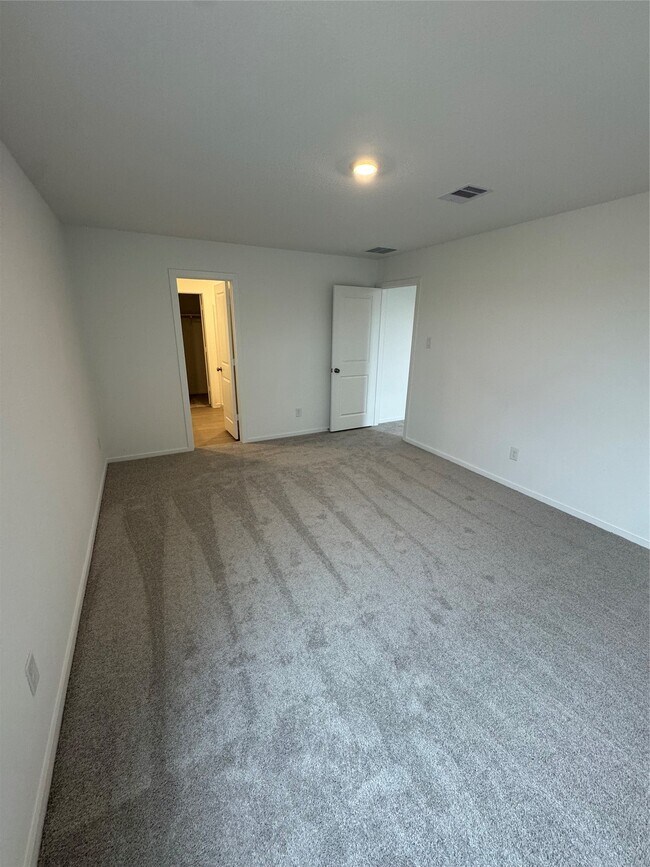 Building Photo - 16715 Old Wagon Wy