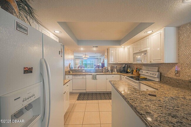 Building Photo - 4650 Links Village Dr