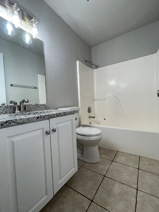 Building Photo - "Charming 3-Bed Home with Modern Touches & 2 Baths on Marion Street, Benton!"