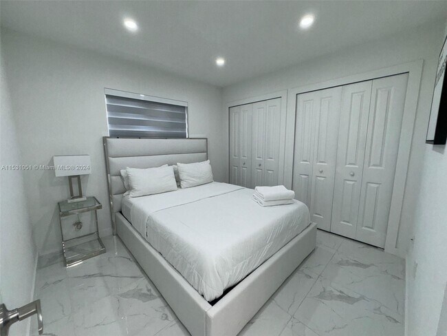 Building Photo - 2490 NW 44th St