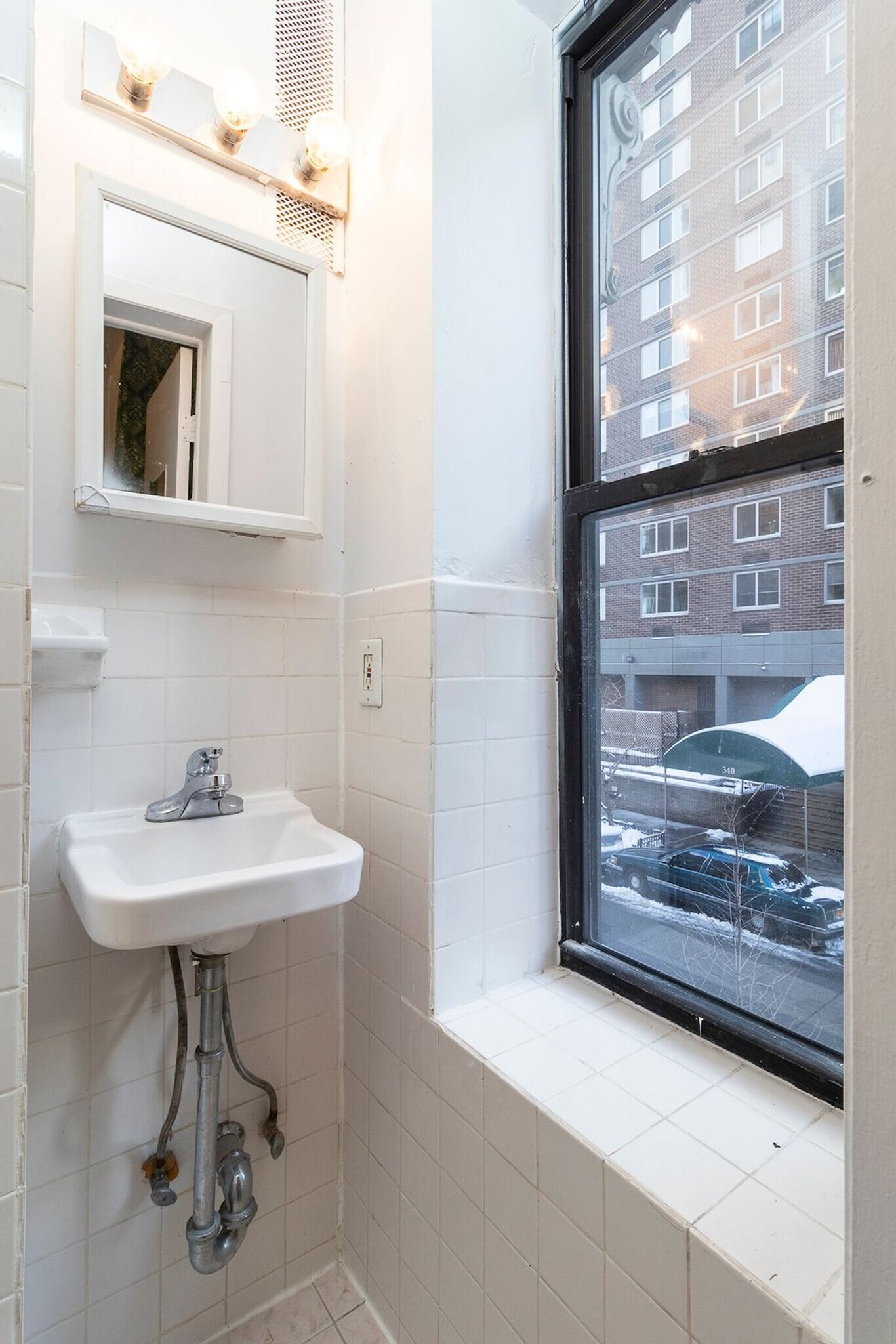 Building Photo - 329 E 94th St