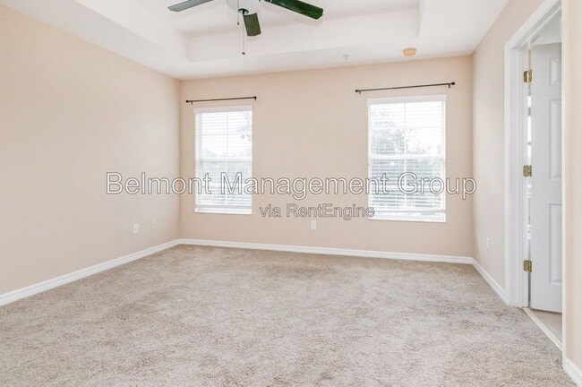 Building Photo - 9426 Silver Buttonwood St