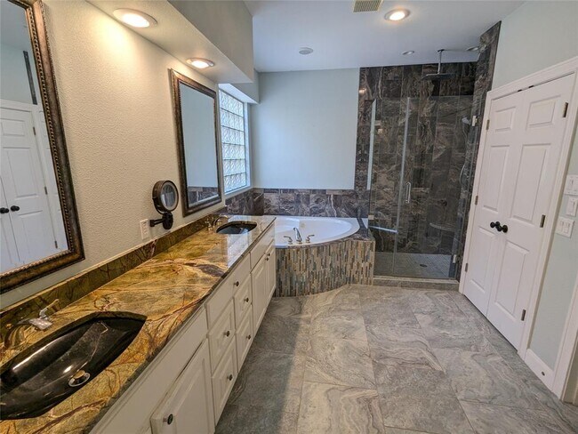 Building Photo - 7306 Ellaview Ln