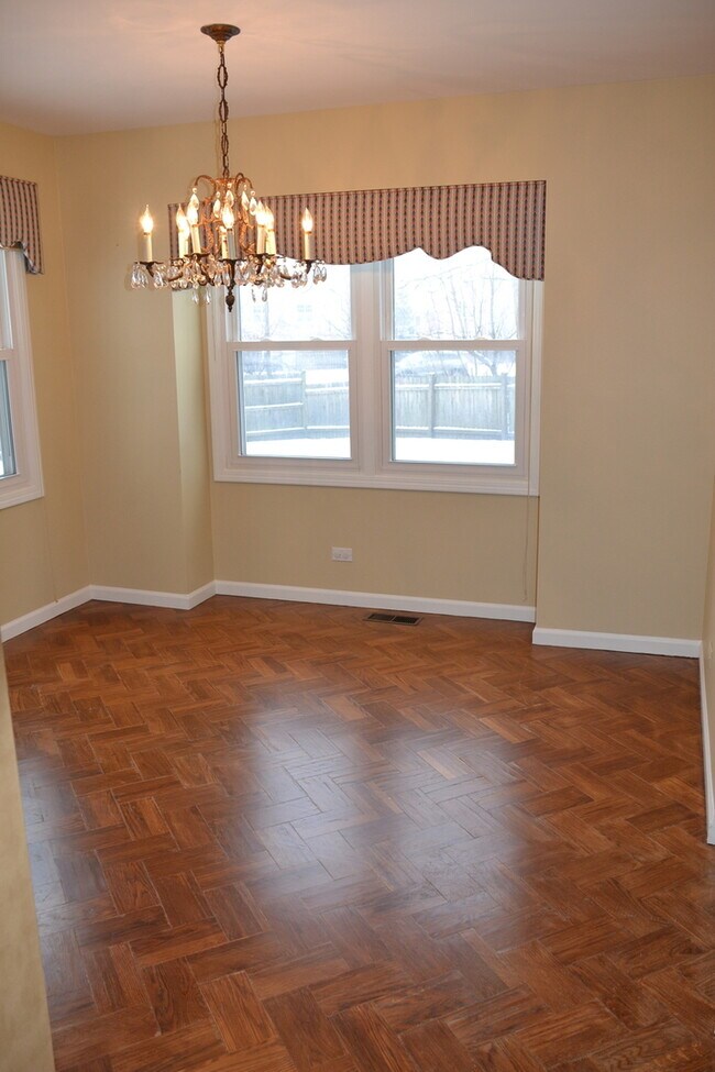 Building Photo - 439 Thorndale Ct
