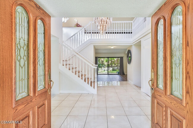 Building Photo - 4082 Avenida Verano