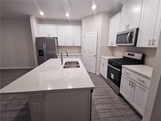 Building Photo - 6017 White Sycamore Pl