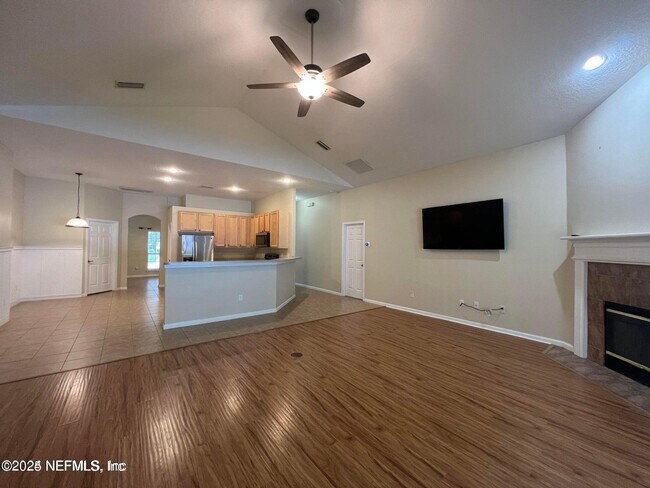 Building Photo - 3466 Laurel Leaf Dr