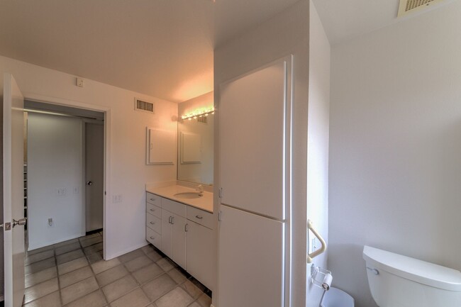 Building Photo - SANDIA HEIGHTS EXECUTIVE RENTAL 2+Story 3B...