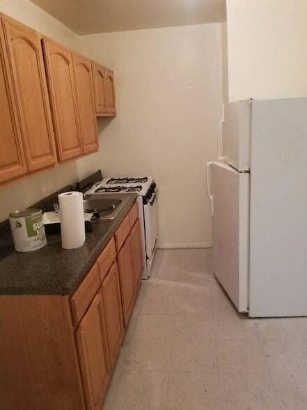 Building Photo - 94-11 60th Ave