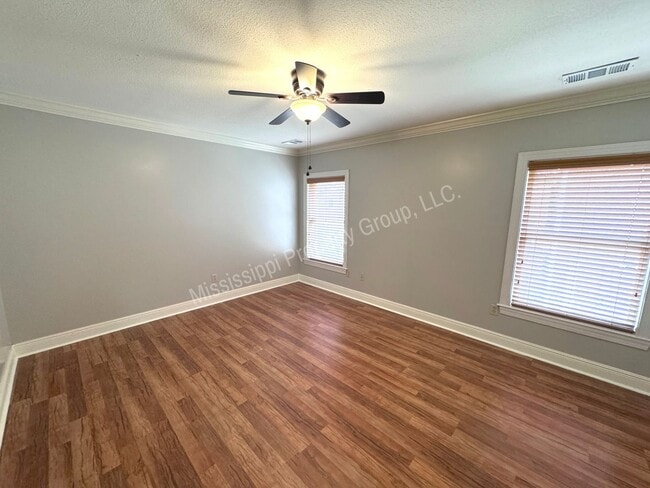 Building Photo - 3BR/3BA For Rent