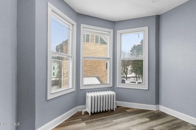 Building Photo - 21 120th St