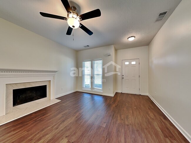 Building Photo - 1668 Comanche Run