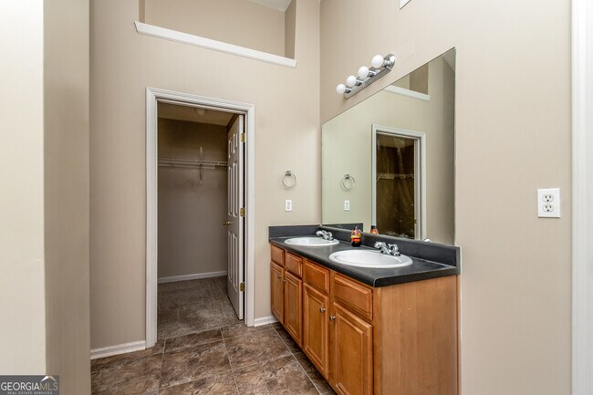 Building Photo - 2010 Boulder Gate Dr