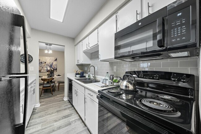 Primary Photo - Unbeatable Location | Resort-Style Amenities!