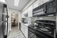 Building Photo - Unbeatable Location | Resort-Style Amenities!
