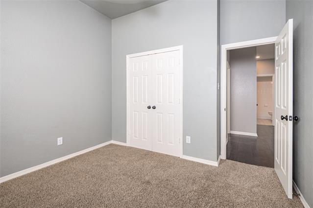 Building Photo - 8609 Forsythia Dr