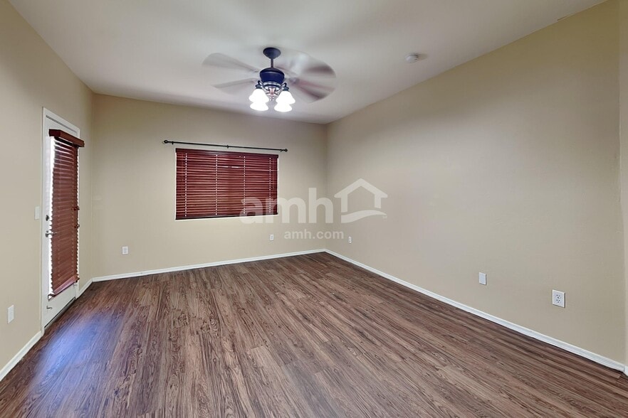 Building Photo - 5561 S Lemon Tree Dr