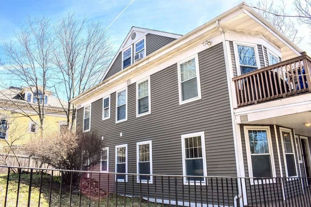 Building Photo - 15 Parley Ave