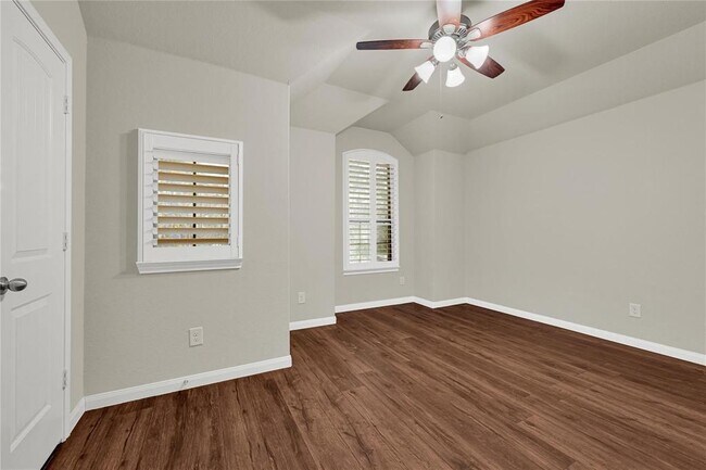 Building Photo - 3310 Pine Chase Dr