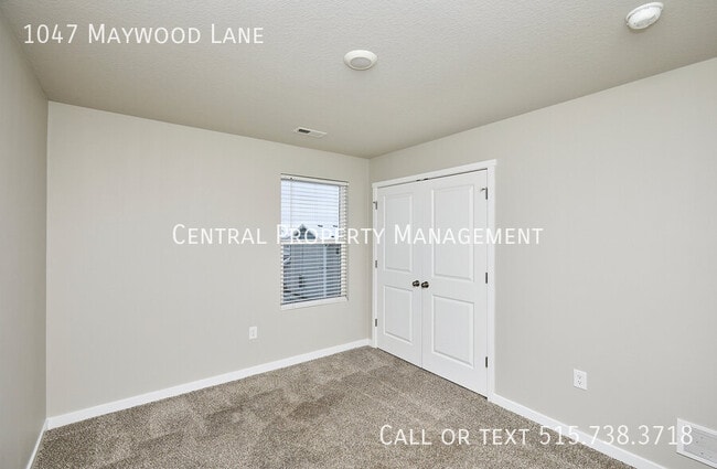 Building Photo - 1047 Maywood Ln