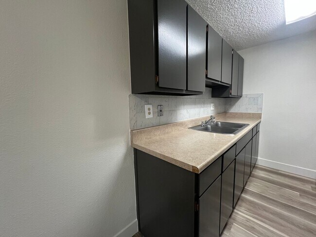 Building Photo - 10th Street Square Apartments