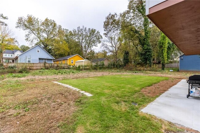 Building Photo - 1278 Plaza Ave SW