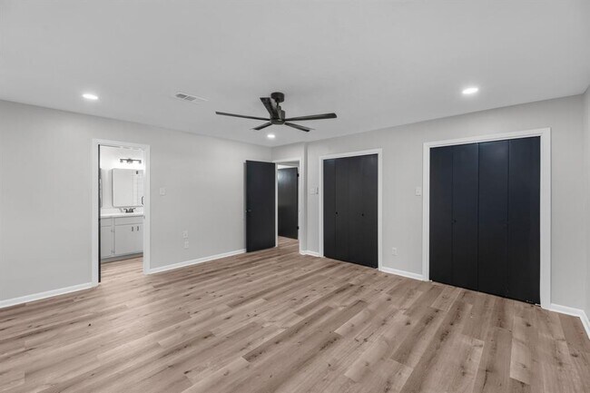 Building Photo - 213 Westview Dr