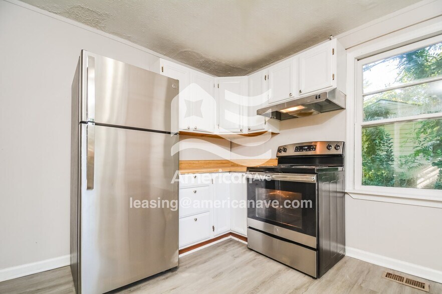 Building Photo - 5209 Catalpa Rd