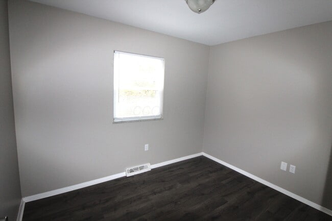 Building Photo - 3892 Beechton Rd