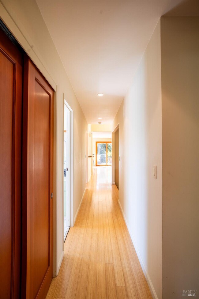 Building Photo - 452 Chestnut Ave