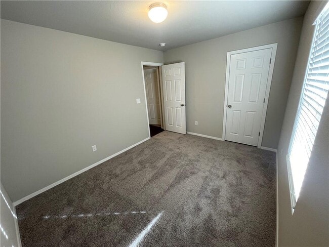 Building Photo - 2705 Bauer St