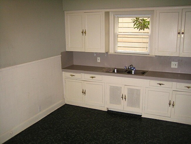 Building Photo - 2038 Lexington St