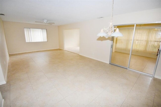 Building Photo - 3961 Ashwood Ln