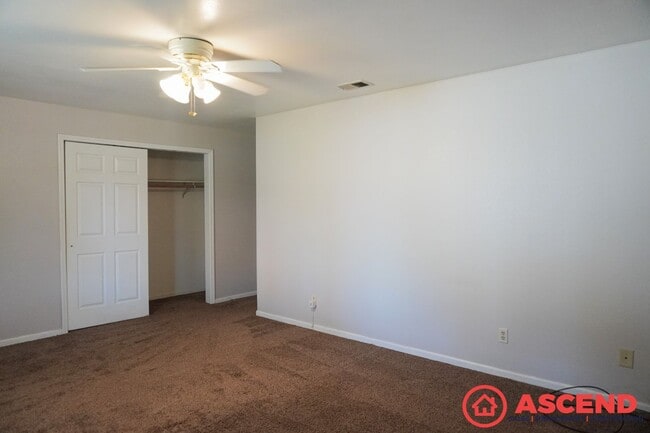 Building Photo - Spacious Home in Wasco!