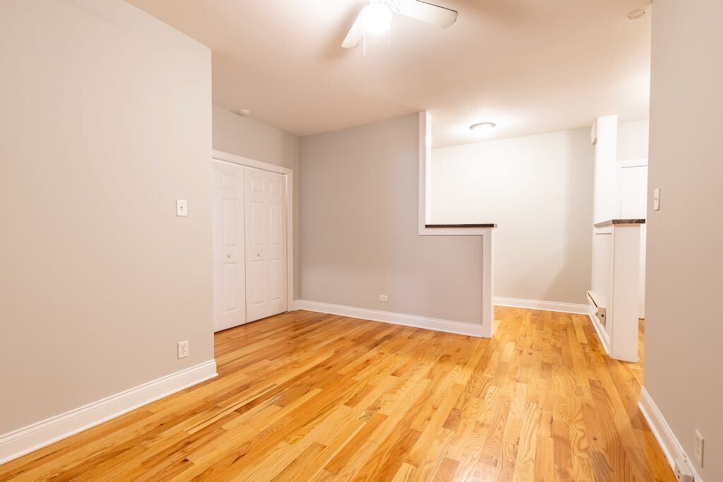 Building Photo - 516 W Melrose St