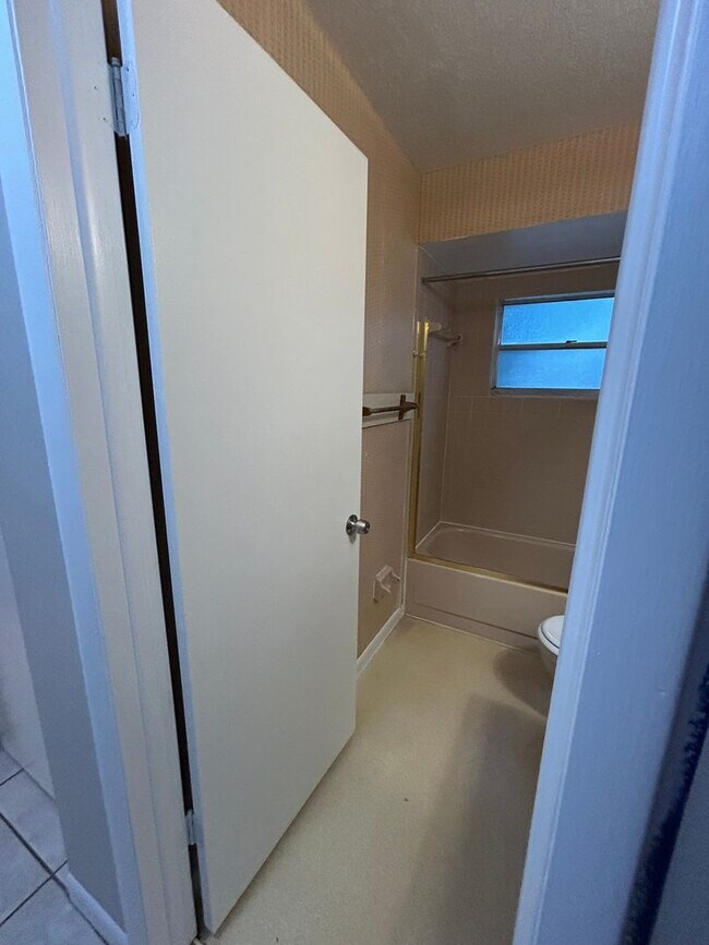 Building Photo - Nice 3/2/2 Home in Lecanto