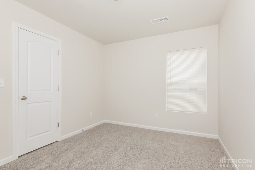 Building Photo - 654 Scarlet Leaf Ln.